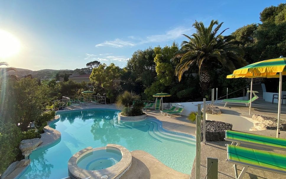 สระว่ายน้ำ รูปภาพ