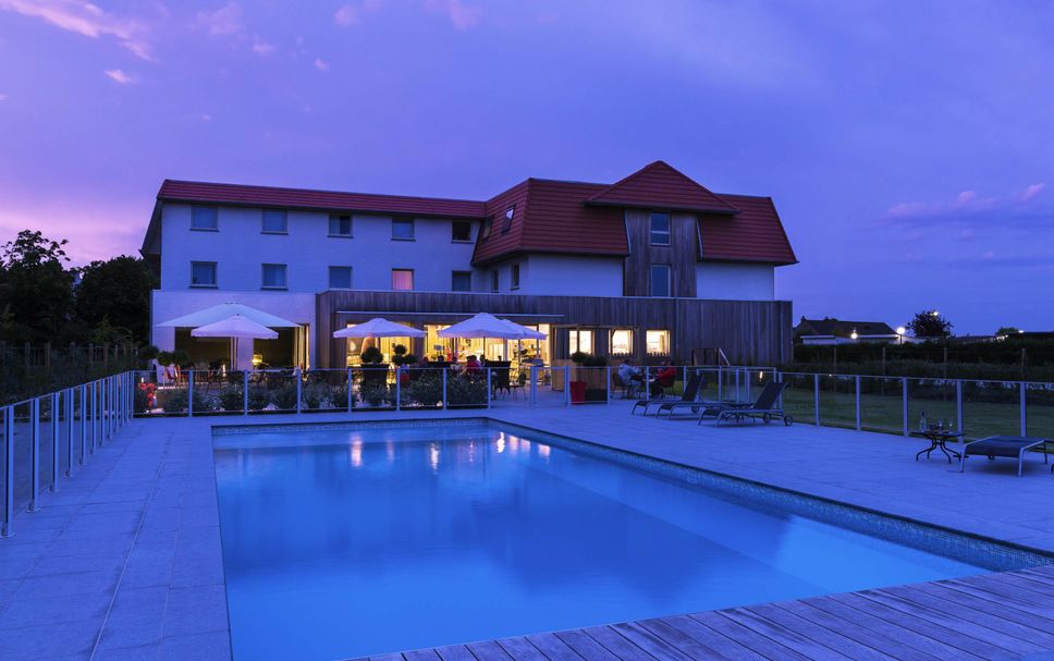 สระว่ายน้ำ รูปภาพ