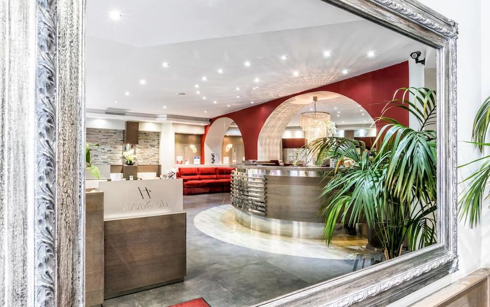 แผนกต้อนรับส่วนหน้า รูปภาพ