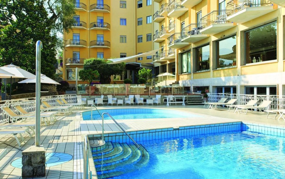 สระว่ายน้ำ รูปภาพ