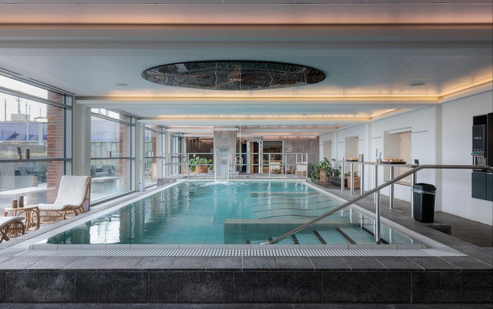 สระว่ายน้ำ รูปภาพ