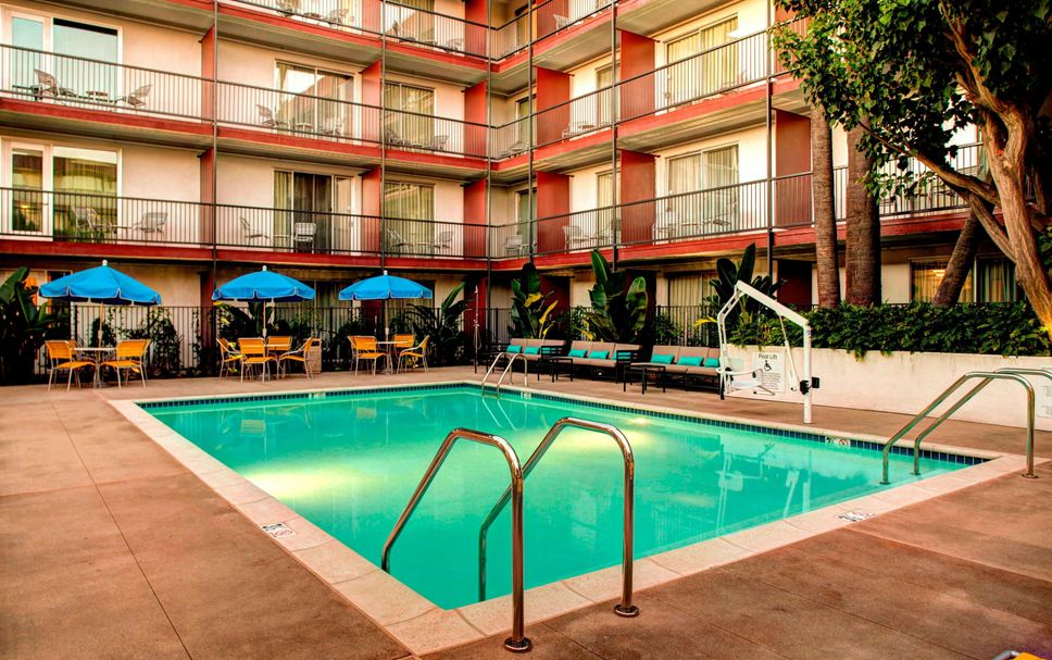 สระว่ายน้ำ รูปภาพ