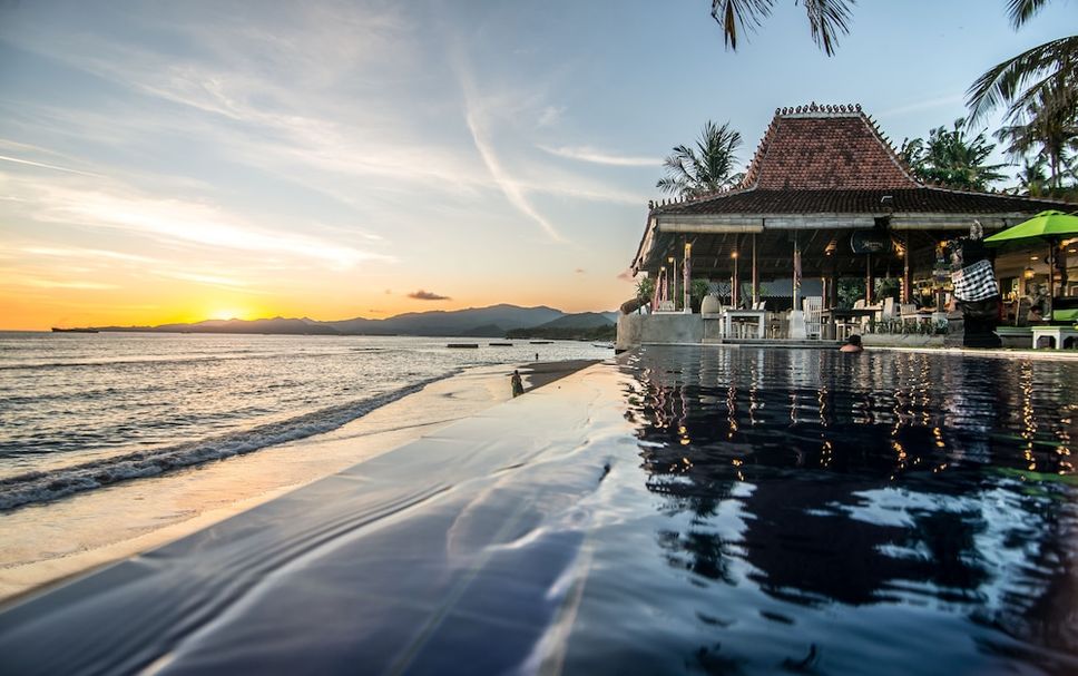 สระว่ายน้ำ รูปภาพ