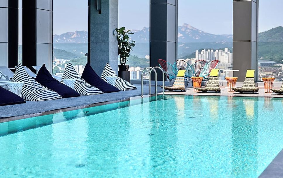 สระว่ายน้ำ รูปภาพ