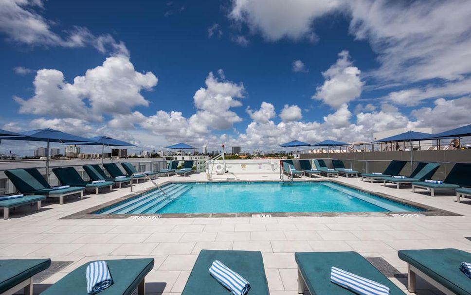 สระว่ายน้ำ รูปภาพ