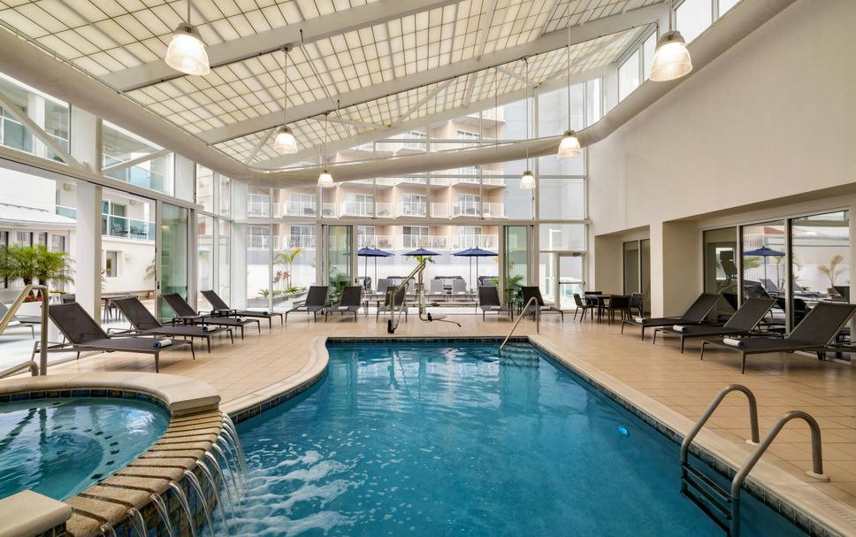 สระว่ายน้ำ รูปภาพ