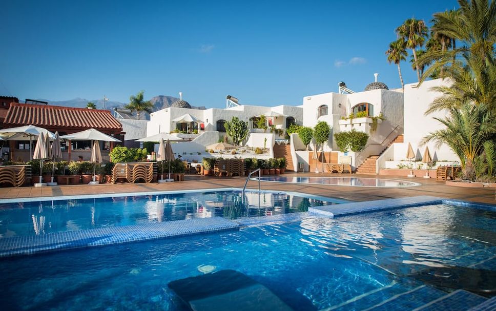 สระว่ายน้ำ รูปภาพ