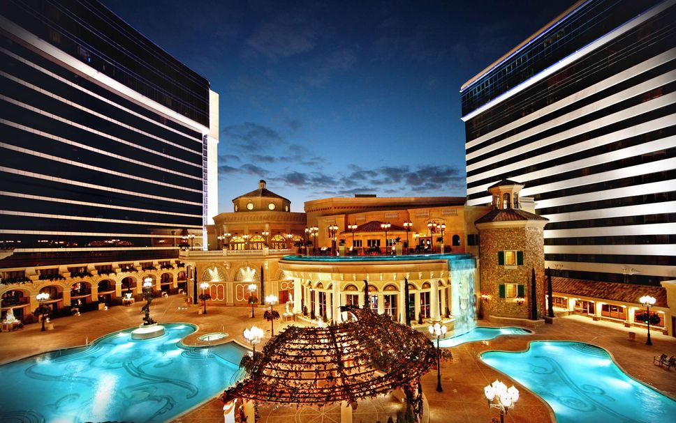 สระว่ายน้ำ รูปภาพ