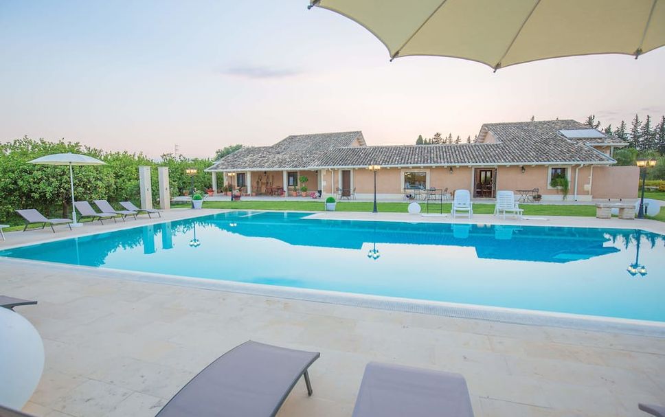 สระว่ายน้ำ รูปภาพ