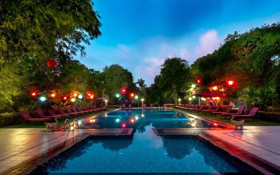 สระว่ายน้ำ รูปภาพ