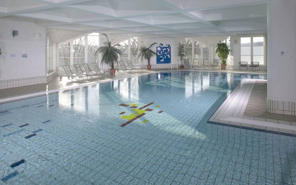 สระว่ายน้ำ รูปภาพ