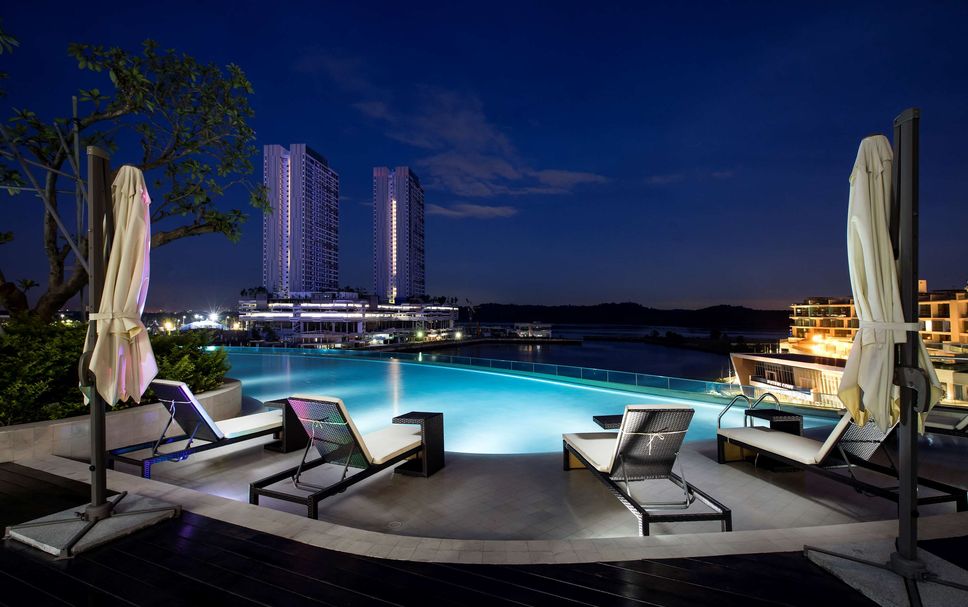 สระว่ายน้ำ รูปภาพ