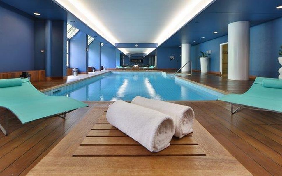 สระว่ายน้ำ รูปภาพ