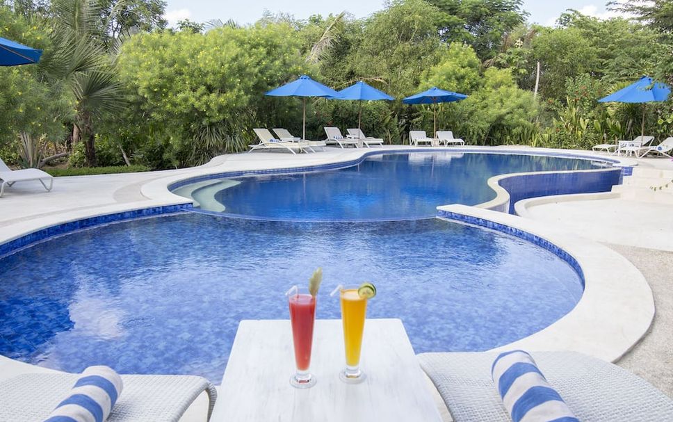 สระว่ายน้ำ รูปภาพ