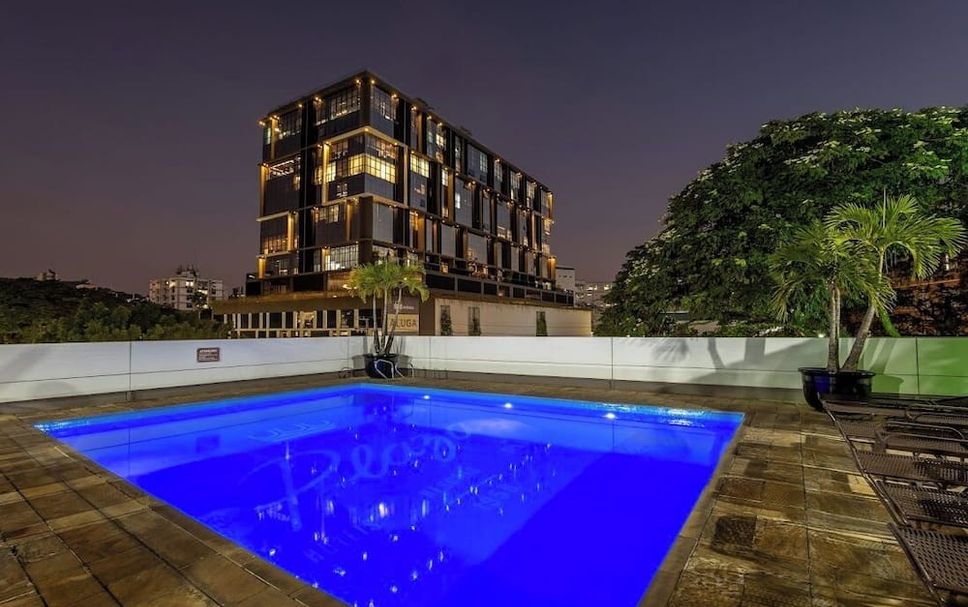 สระว่ายน้ำ รูปภาพ