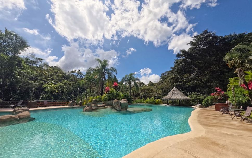 สระว่ายน้ำ รูปภาพ