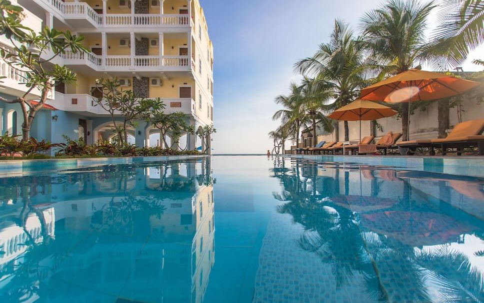 สระว่ายน้ำ รูปภาพ