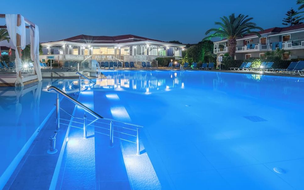 สระว่ายน้ำ รูปภาพ