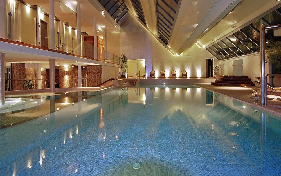 สระว่ายน้ำ รูปภาพ