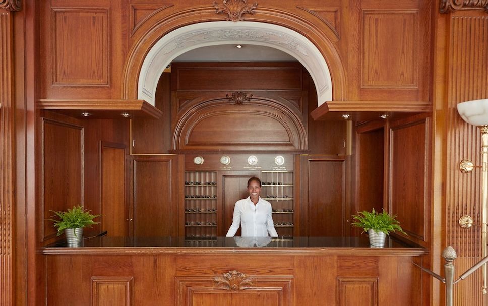 แผนกต้อนรับส่วนหน้า รูปภาพ