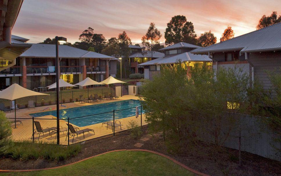 สระว่ายน้ำ รูปภาพ