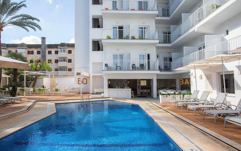 สระว่ายน้ำ รูปภาพ