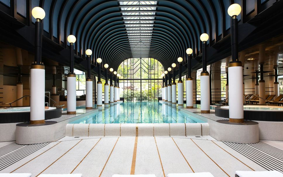 สระว่ายน้ำ รูปภาพ