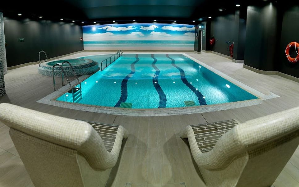 สระว่ายน้ำ รูปภาพ