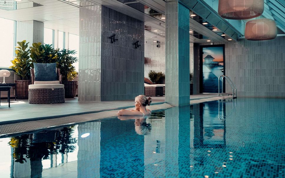 สระว่ายน้ำ รูปภาพ