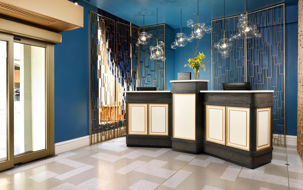 แผนกต้อนรับส่วนหน้า รูปภาพ