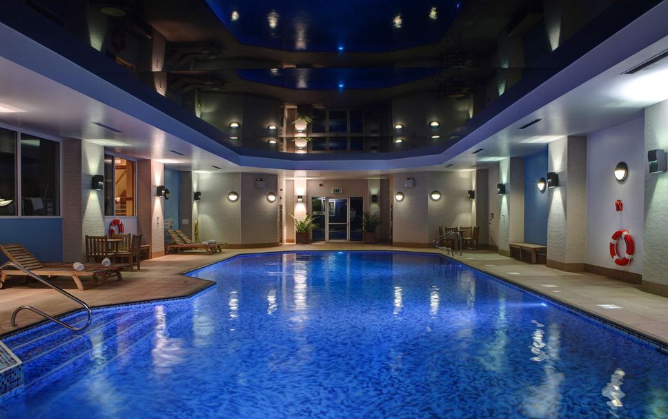 สระว่ายน้ำ รูปภาพ