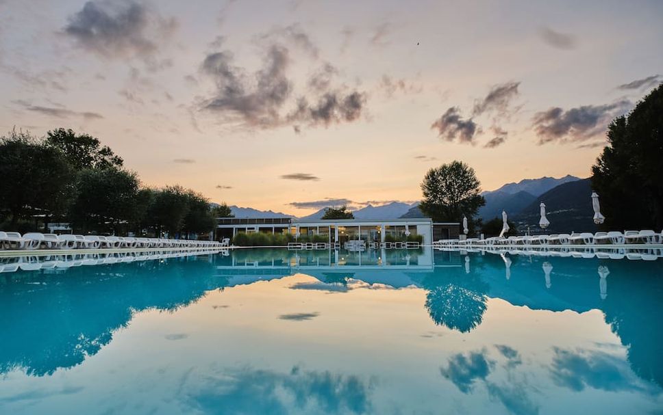 สระว่ายน้ำ รูปภาพ