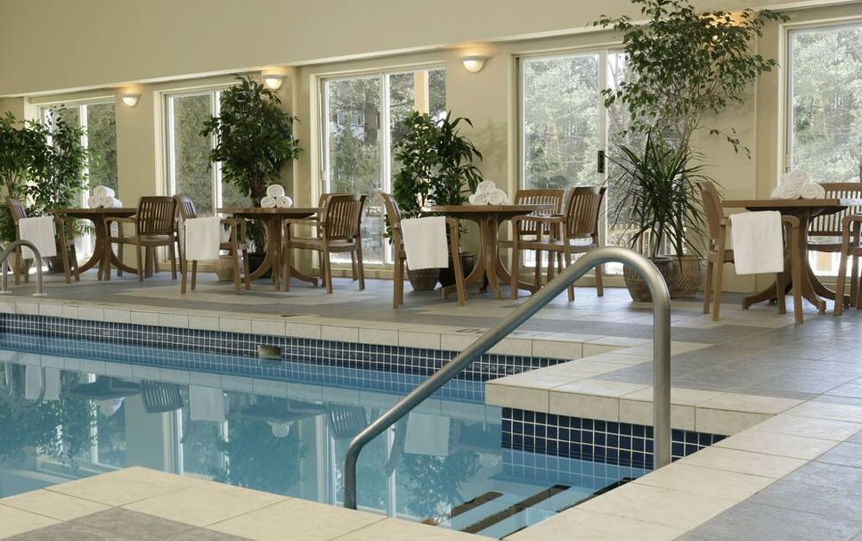 สระว่ายน้ำ รูปภาพ