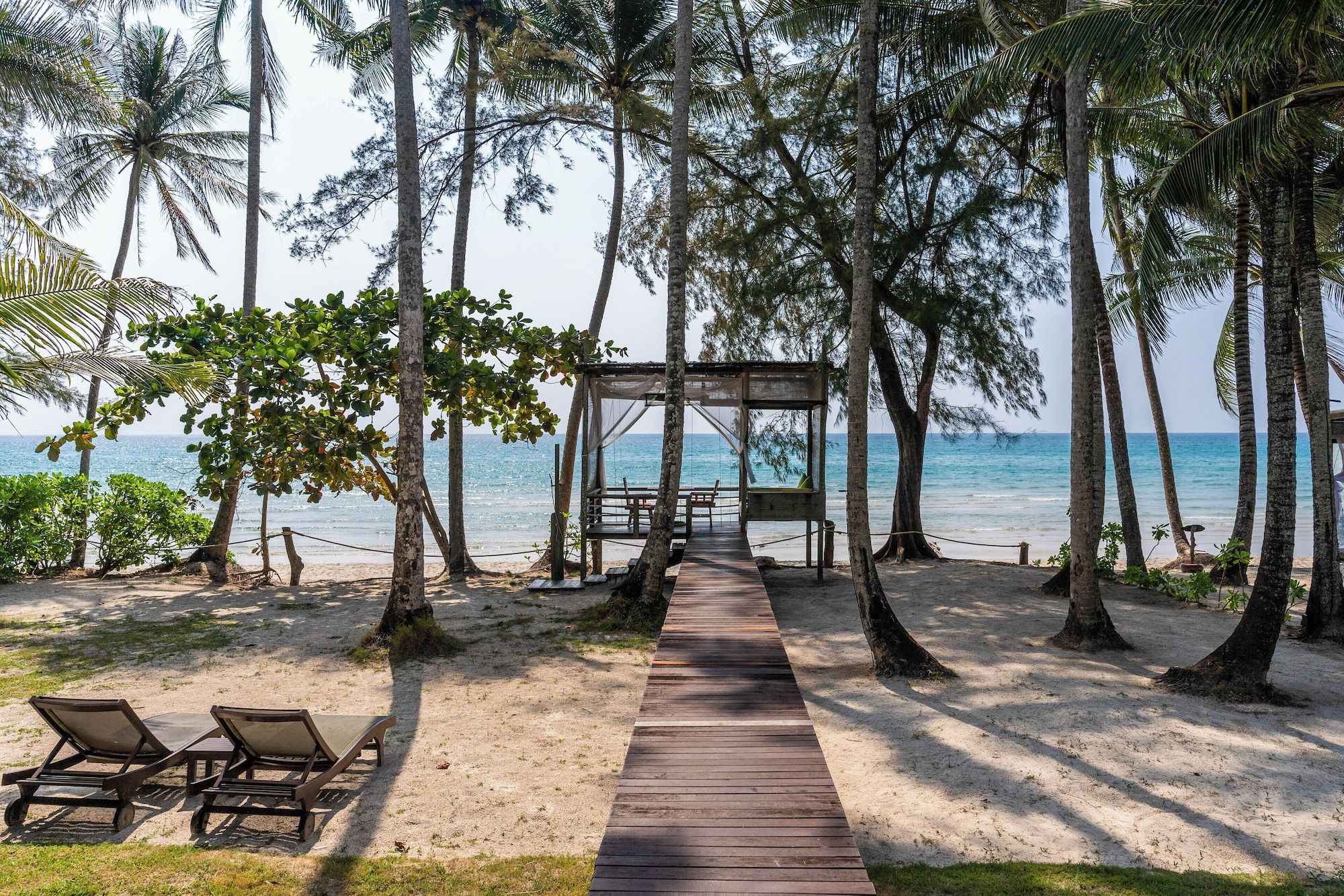 ชายหาด