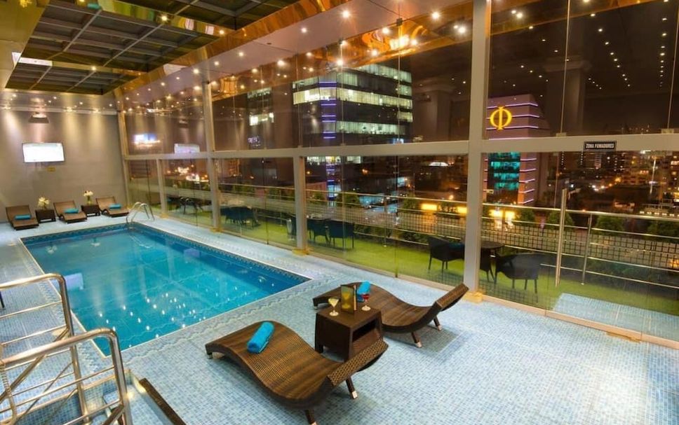 สระว่ายน้ำ รูปภาพ