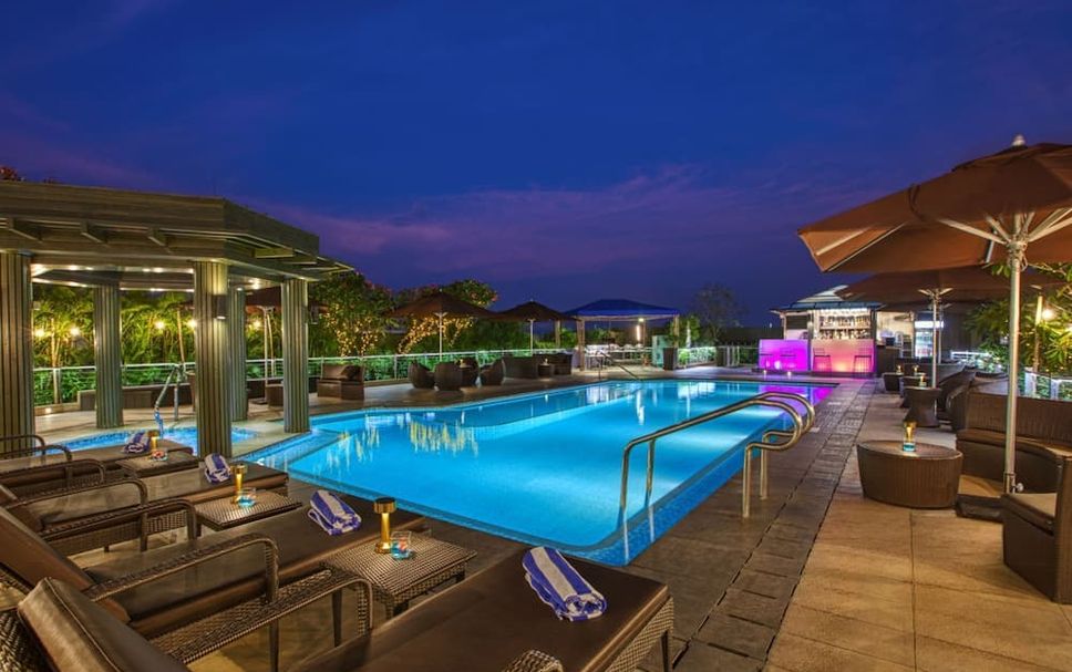 สระว่ายน้ำ รูปภาพ