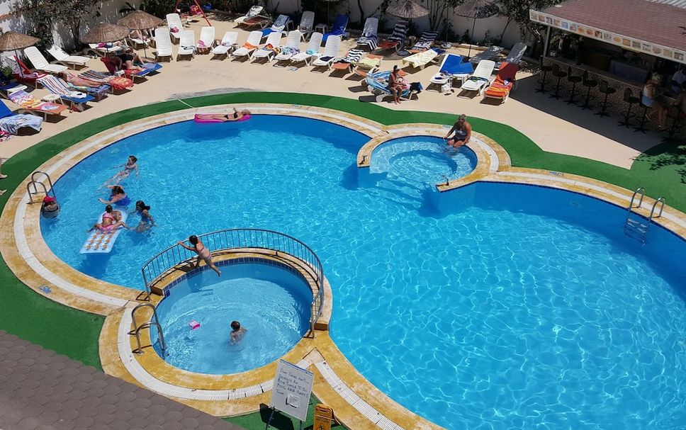 สระว่ายน้ำ รูปภาพ