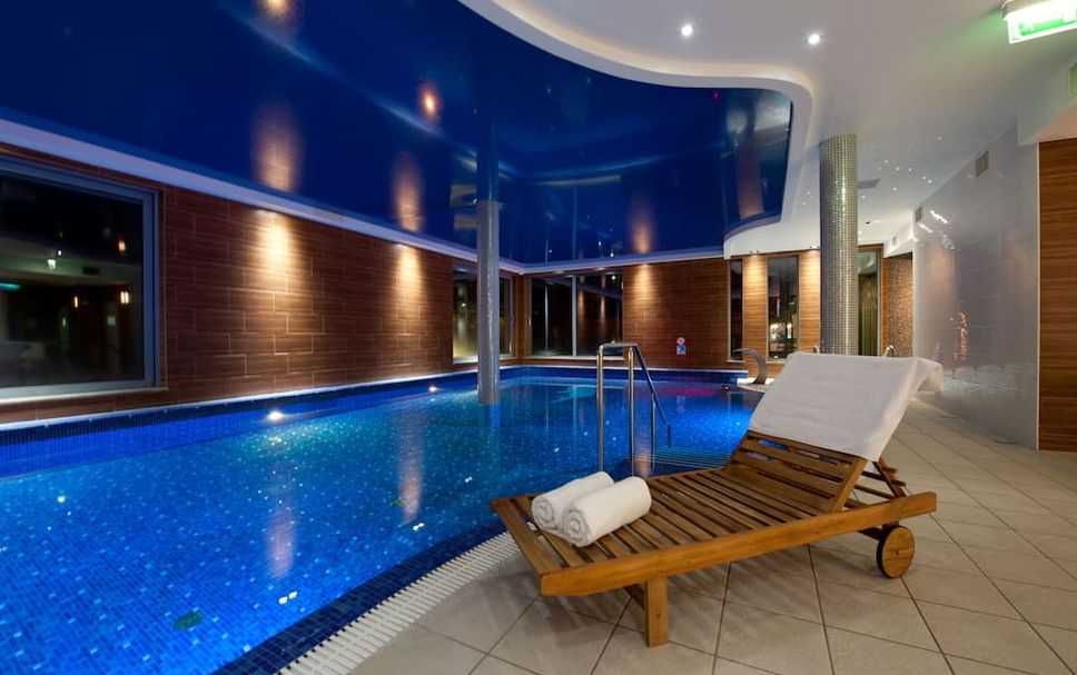 สระว่ายน้ำ รูปภาพ