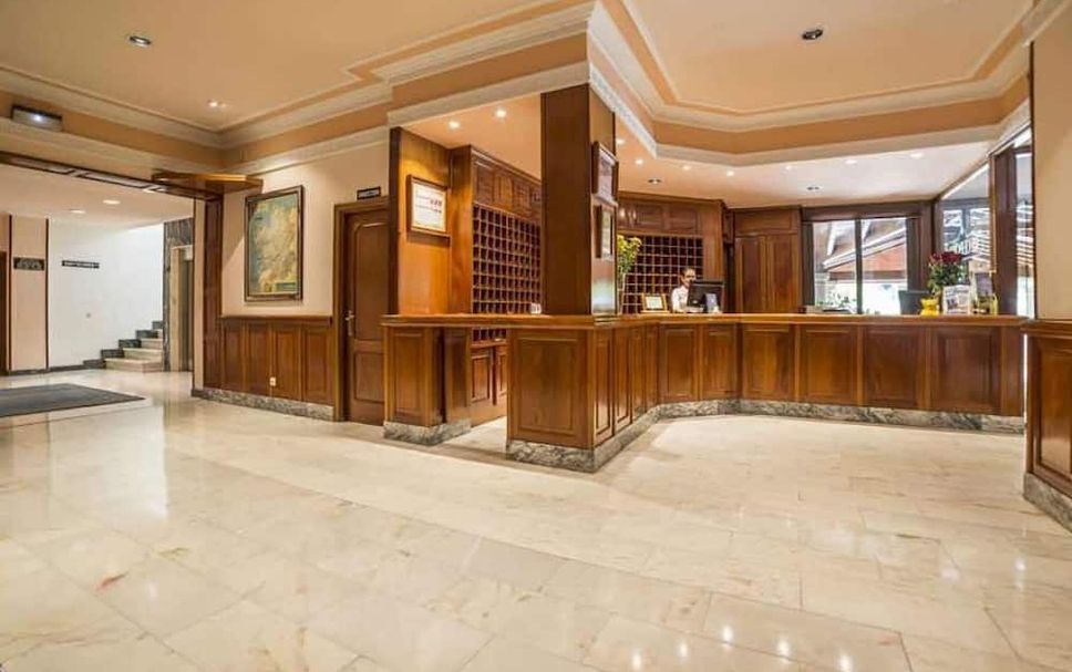 แผนกต้อนรับส่วนหน้า รูปภาพ