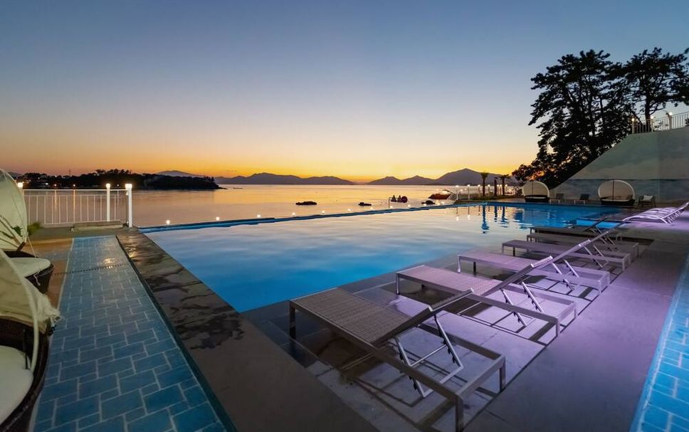 สระว่ายน้ำ รูปภาพ