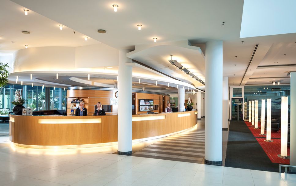 แผนกต้อนรับส่วนหน้า รูปภาพ