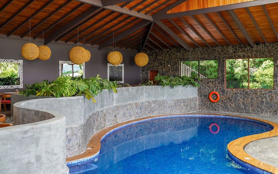 สระว่ายน้ำ รูปภาพ