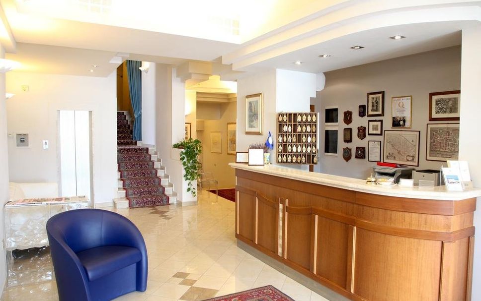 แผนกต้อนรับส่วนหน้า รูปภาพ