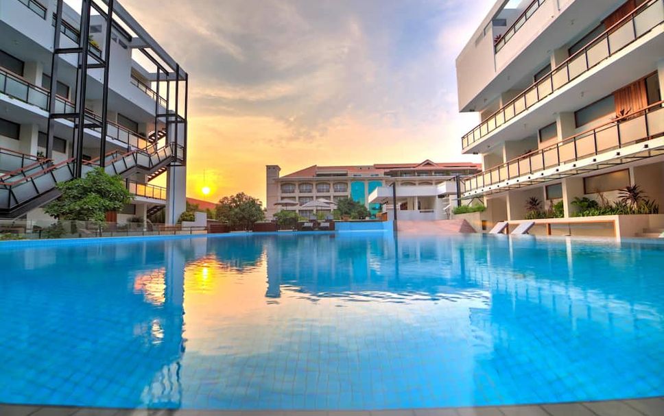 สระว่ายน้ำ รูปภาพ