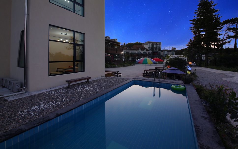 สระว่ายน้ำ รูปภาพ