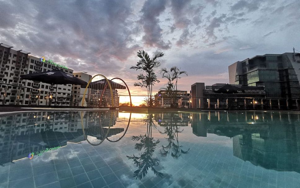 สระว่ายน้ำ รูปภาพ