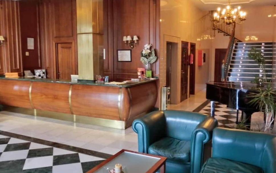 แผนกต้อนรับส่วนหน้า รูปภาพ