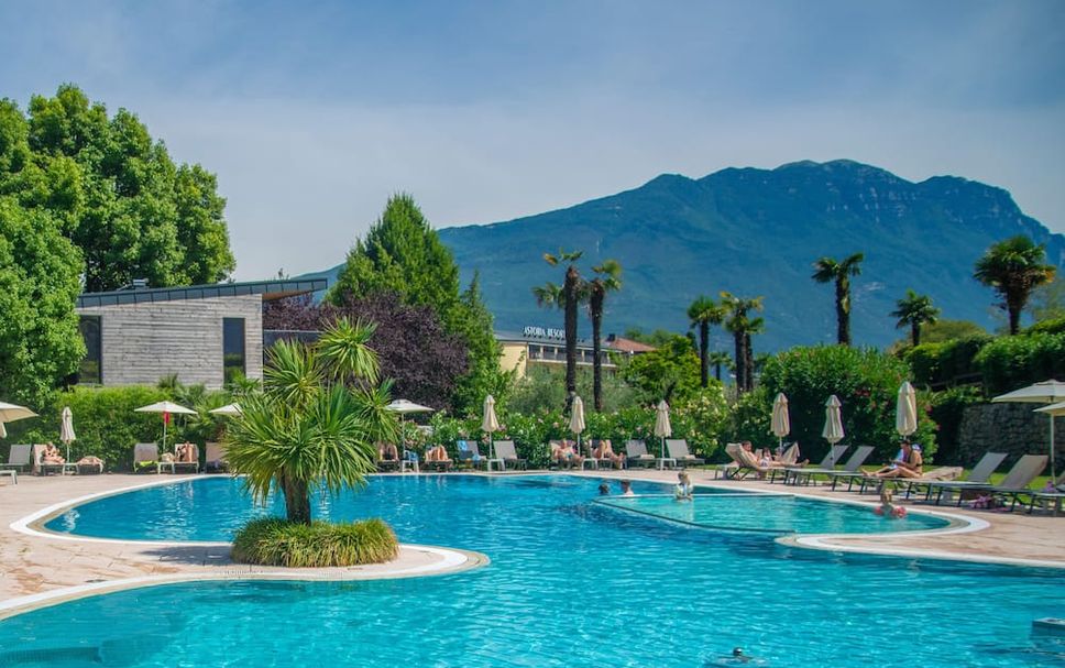 สระว่ายน้ำ รูปภาพ