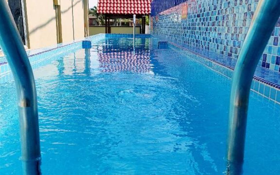 สระว่ายน้ำ รูปภาพ