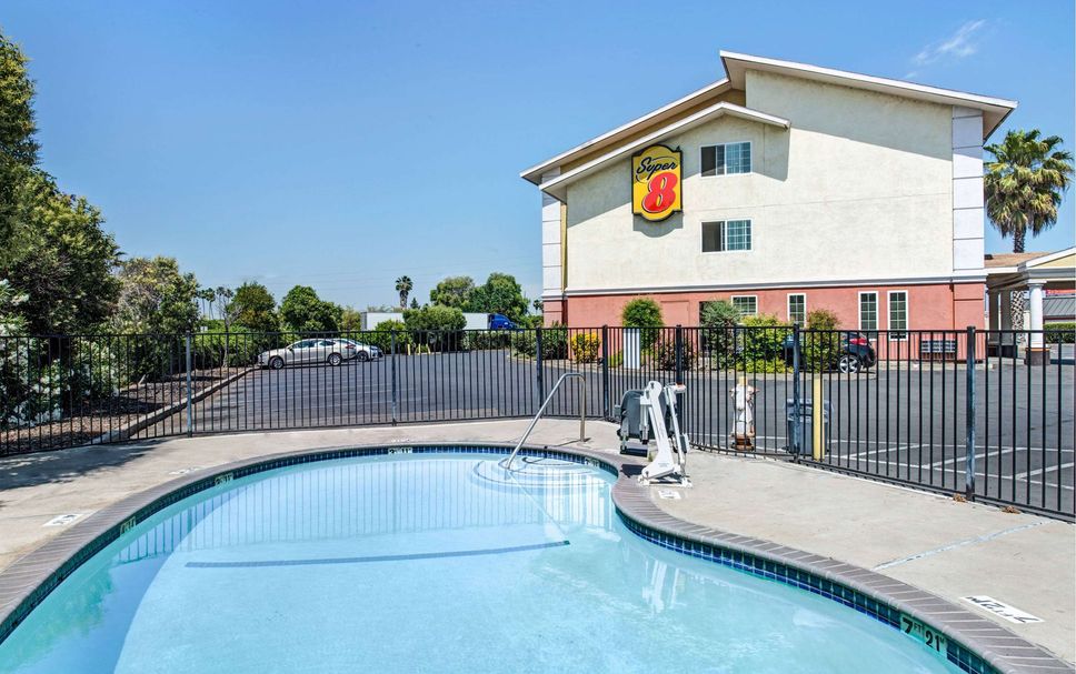 สระว่ายน้ำ รูปภาพ